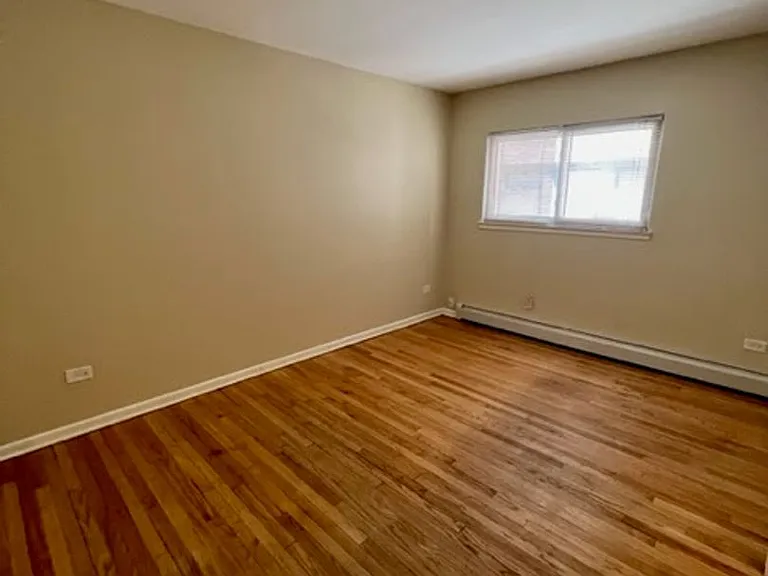 4801 N Ridgeway — Photo 9