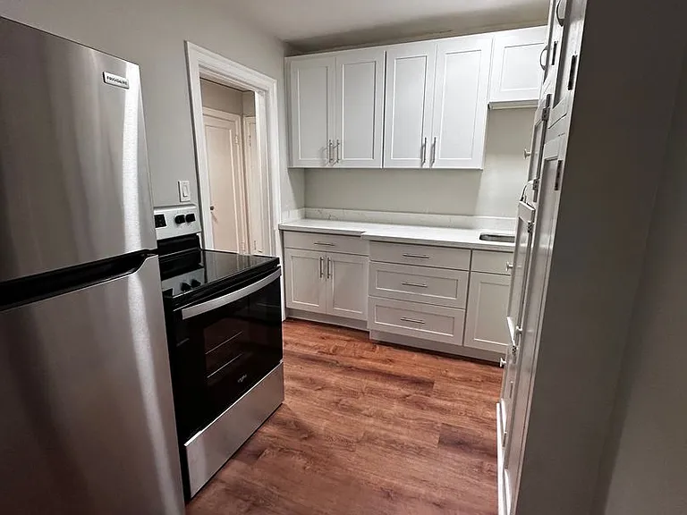 705 E Thomas St — Photo 2