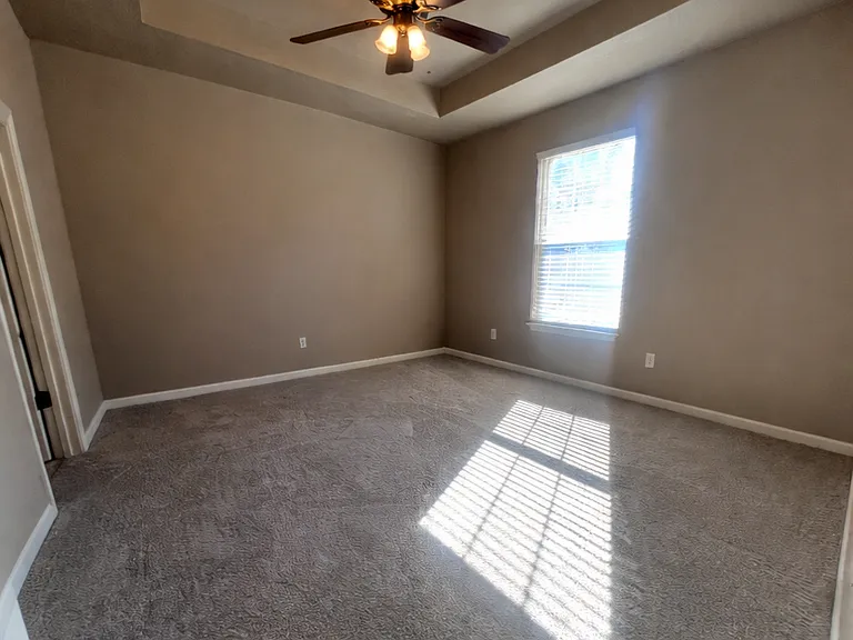 822 E Crystal Ave — Photo 16