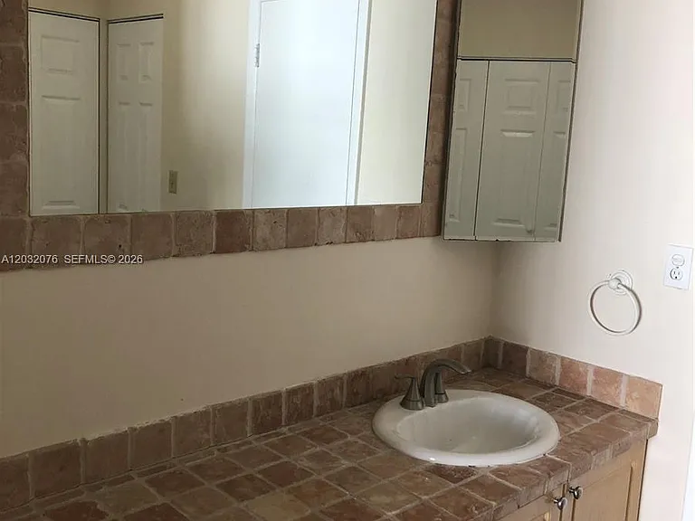 150 Ocean Lane Dr #4B — Photo 21