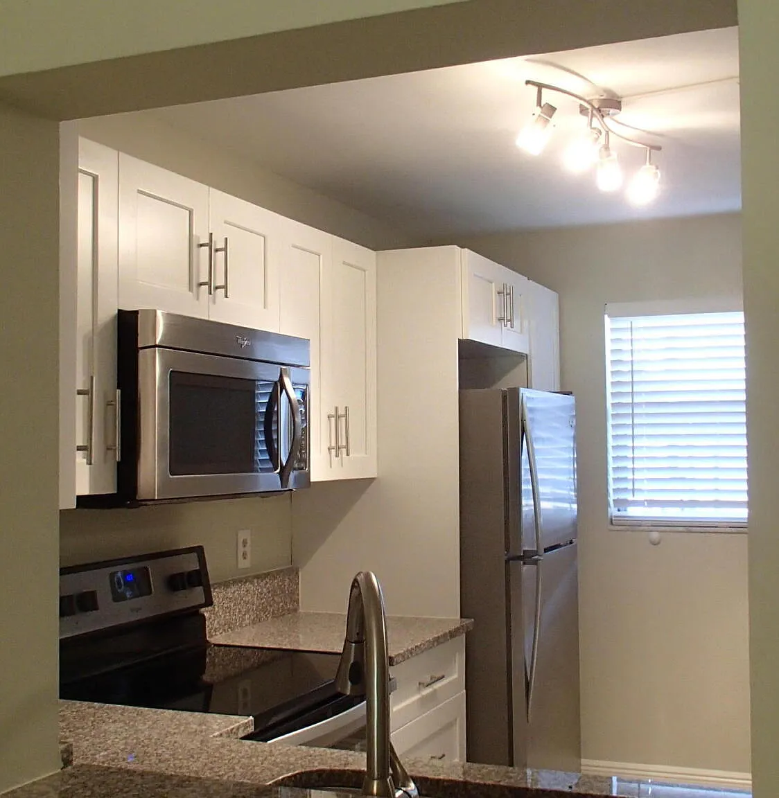 2 bed, 2.0 bath, 1136 sqft, $2,200 — Photo 4