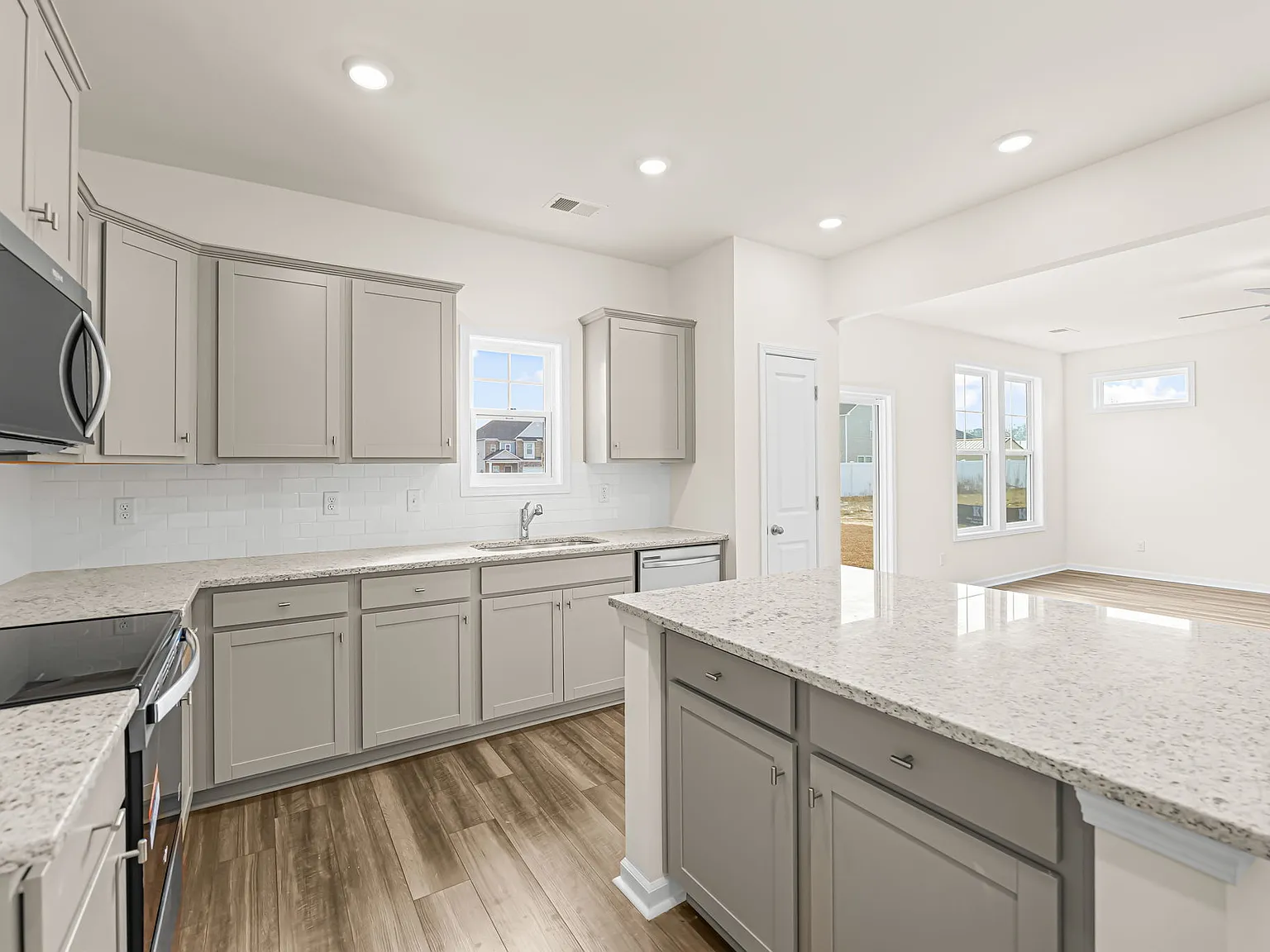 5 bed, 2225 sqft, $2,700 — Photo 4
