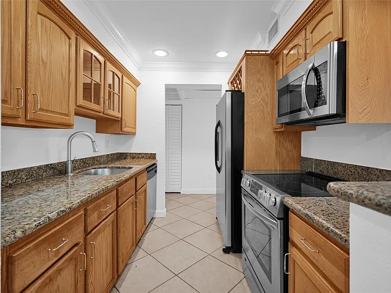 1515 E Broward Blvd #126 — Photo 4