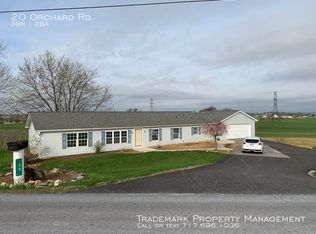 20 Orchard Rd, Bird In Hand, PA 17505
