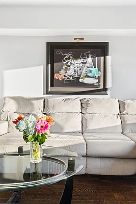 Sold by R New York | media 6