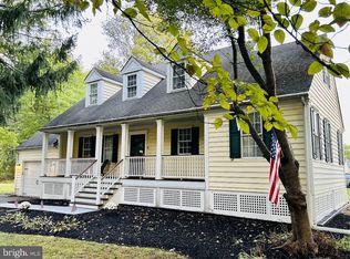 212 Apple St, Levittown, PA 19057