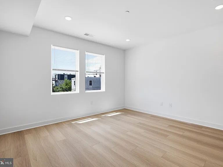 3931 Fairmount Ave #3 — Photo 8