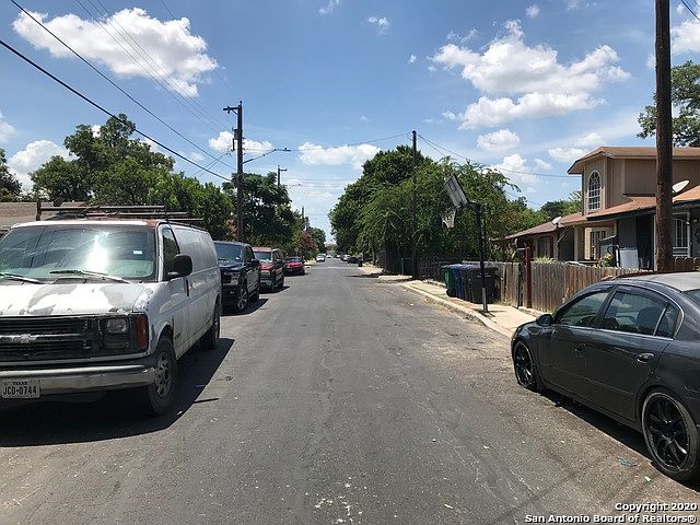 2nd image of 103 Calles St