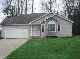10401 Village Dr, Garrettsville, OH