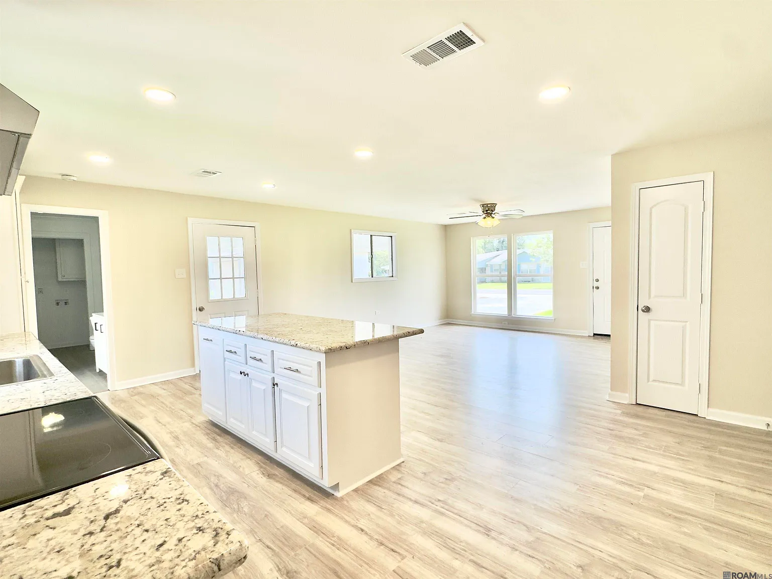 3 bed, 1566 sqft, $1,600 — Photo 4
