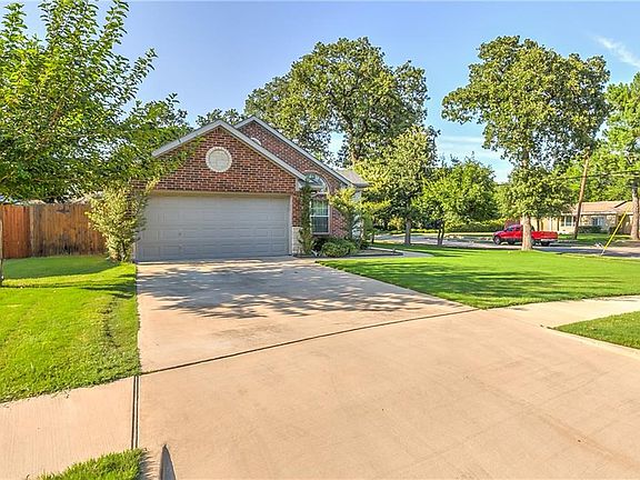2nd image of 527 Campbell Ct