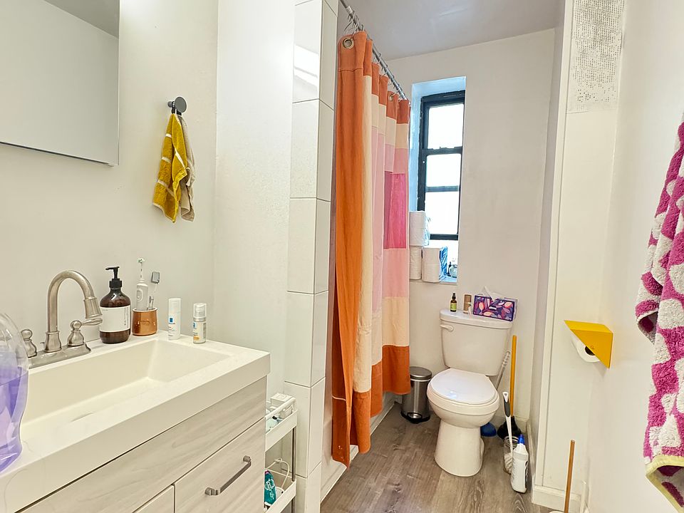 1st image of 246 W 106th St #5H
