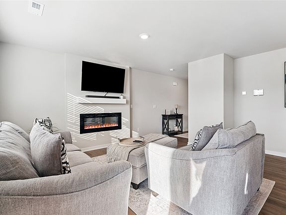 4th image of 105 Oak Dr