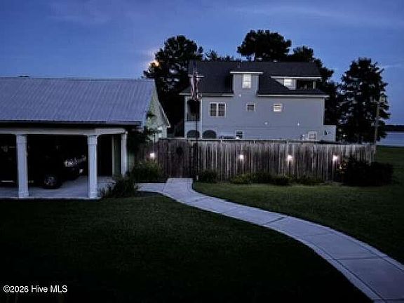 4th image of 1394 Bay Tree Drive