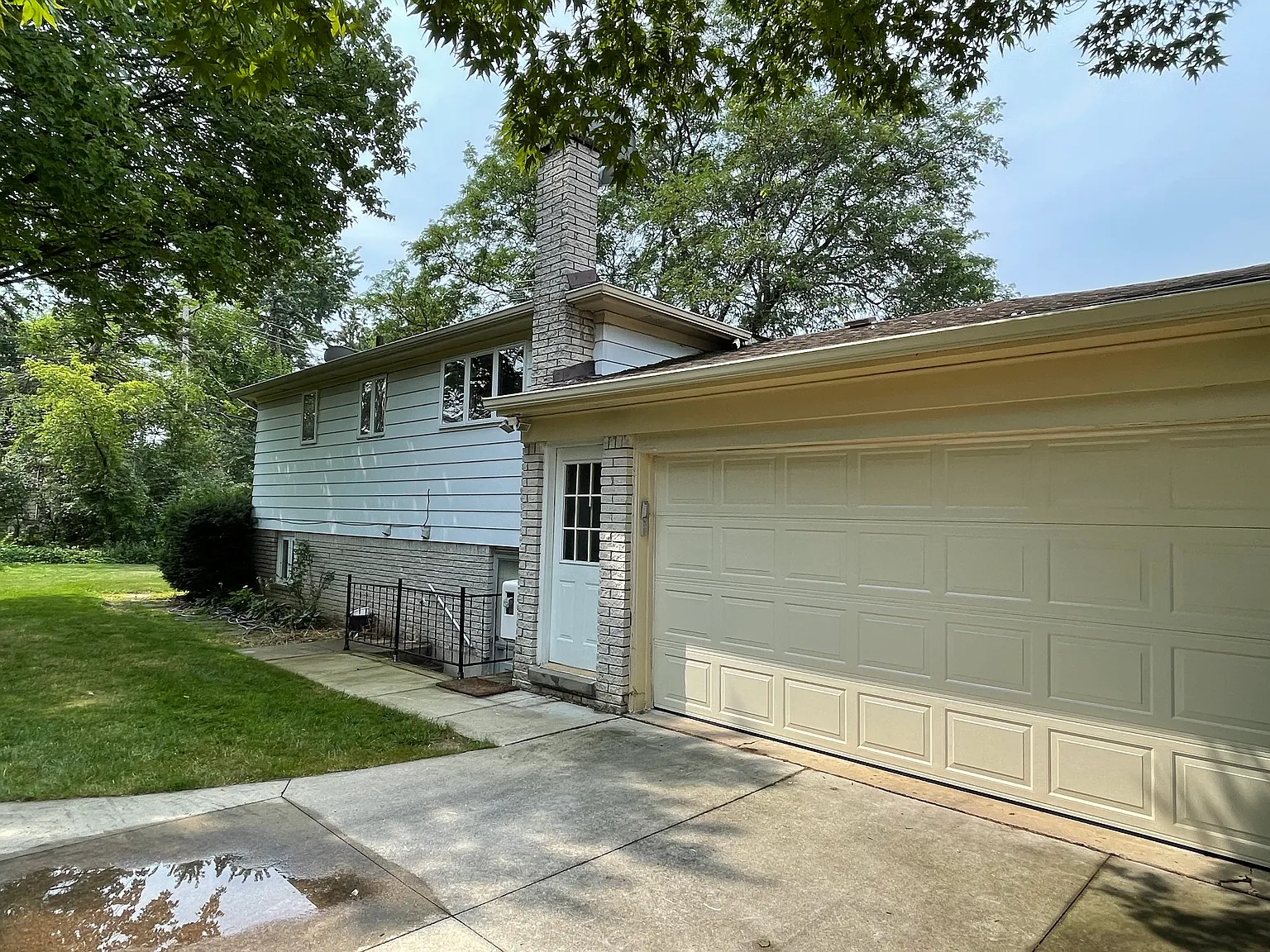4 bed, 2.5 bath, 2150 sqft, $2,890 — Photo 4