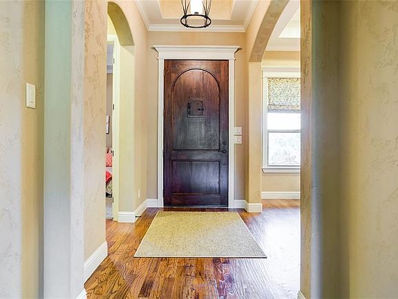 4th image of 3233 Club View Dr