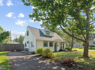 560 Wilk Dr, Morrisville, PA 19067