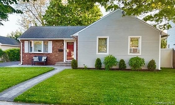 1st image of 10 Nehring Avenue