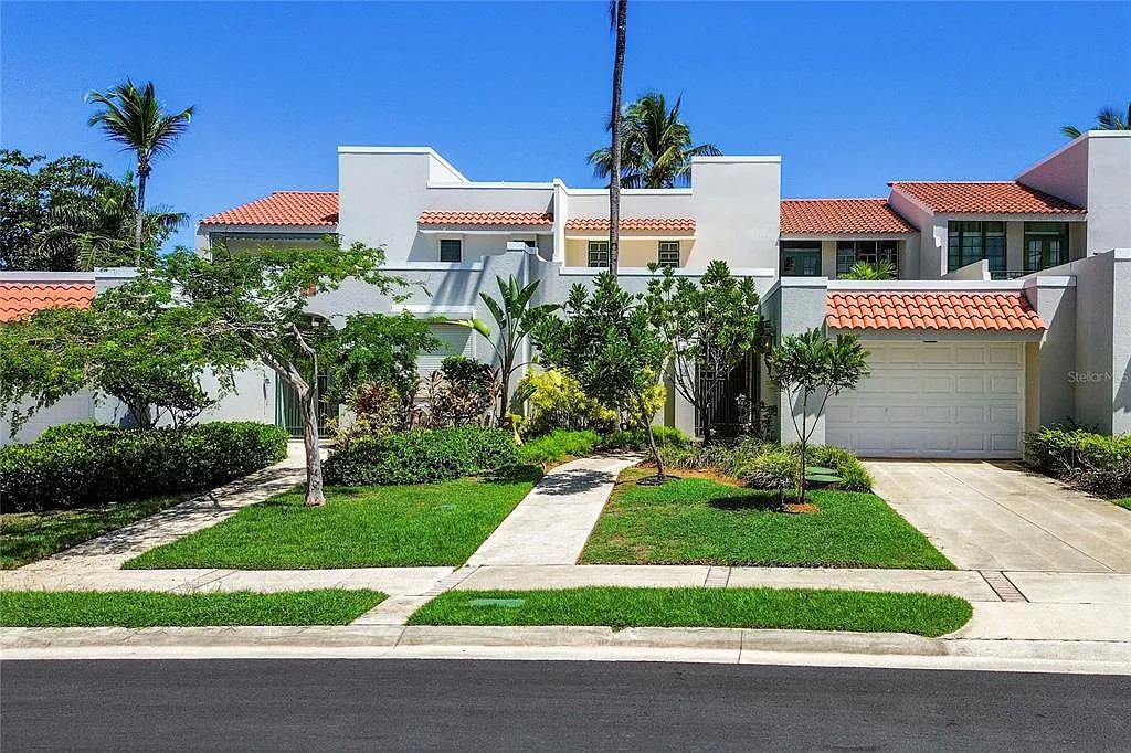 3 bed, 3.0 bath, 2360 sqft, $6,000 — Photo 1