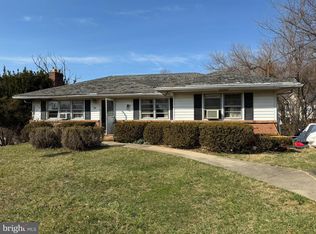 10220 Maxine St, Ellicott City, MD 21042