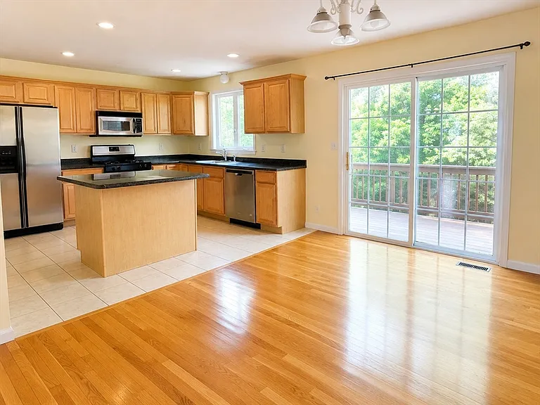 100 Nutting Rd #E2 — Photo 2