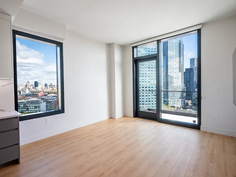 4519 Davis St #9C — Photo 8