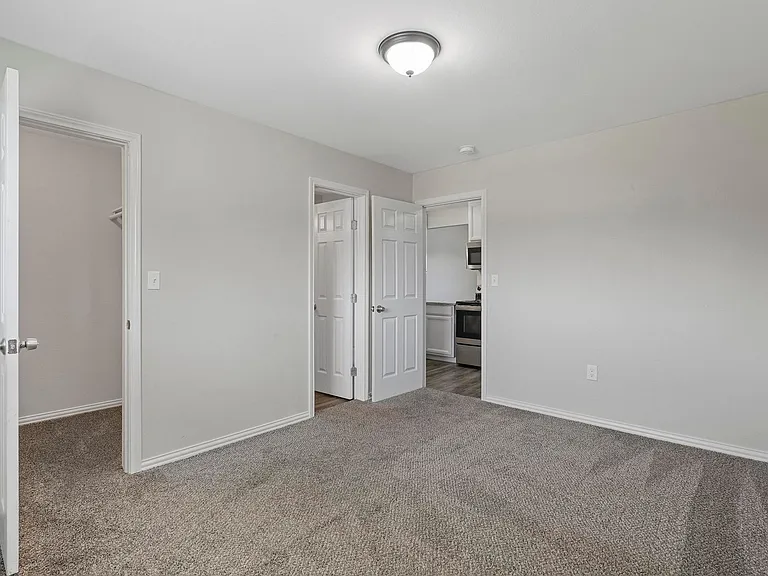Oak Street Flats: Ranch Style Fully Remodeled Come Check Us Out — Photo 52