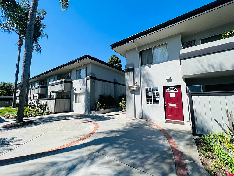 Cross Roads Apartment Homes — Photo 6