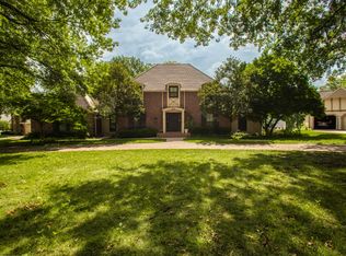 8321 W 102nd St, Overland Park, KS 66212