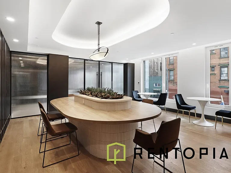 228 Berry St #7P — Photo 16