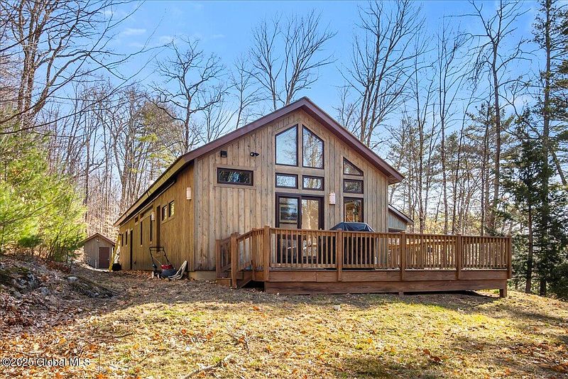 5th image of 321 Palisades Road