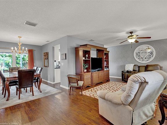 5th image of 2400 Jackson Heights Dr