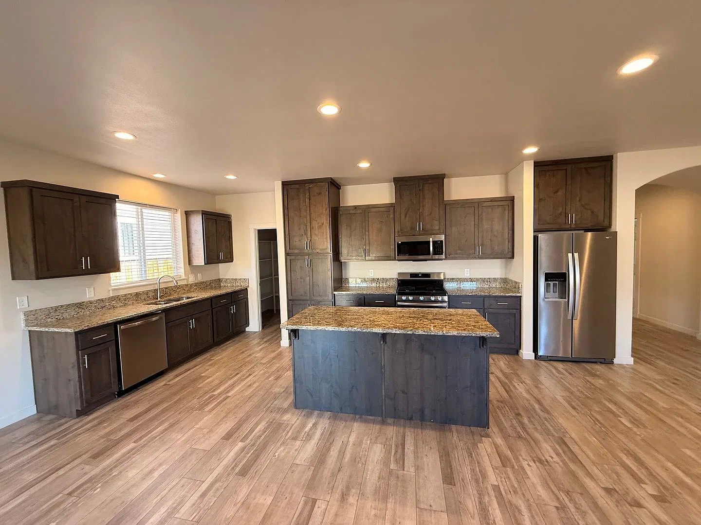 Huge Kitchen Island, Open Floor Plan, Gorgeous Modern Living In Nw Redmond!! — Photo 3