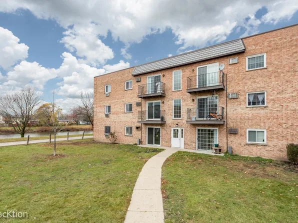 159 W Elk Trl APT 359, Carol Stream, IL 60188
