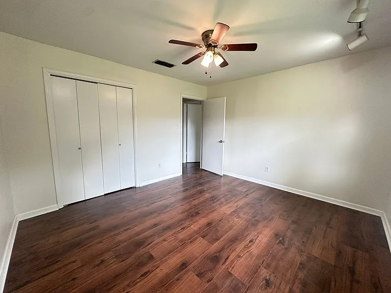 522 S Dresden Ct — Photo 18