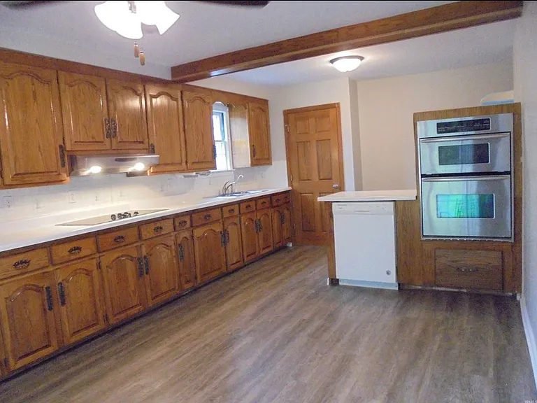 2704 S Macedonia Ave — Photo 6