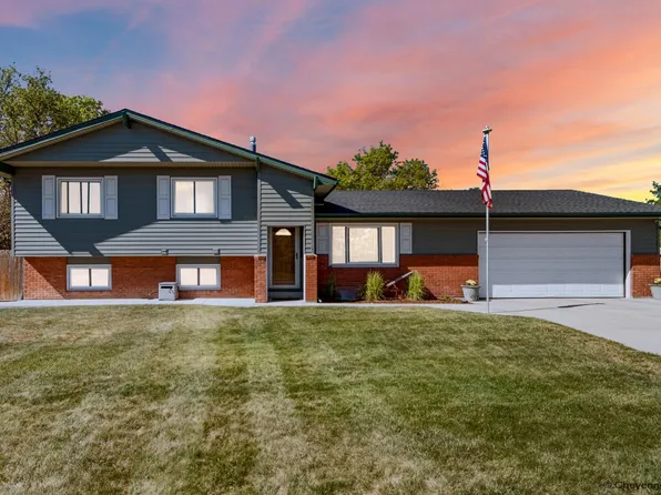 5041 Roundtop Dr, Cheyenne, WY 82009