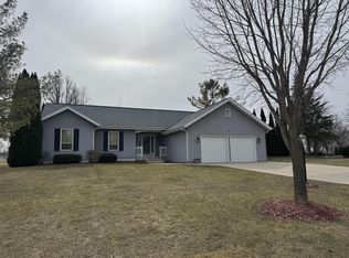 7490 S 74th St, Franklin, WI 53132