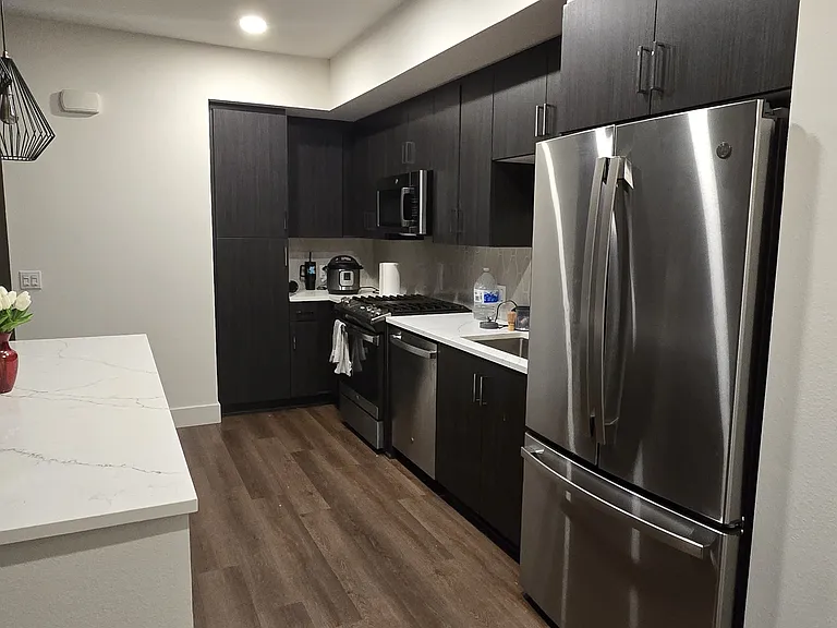 9820 Carroll Canyon Rd — Photo 2