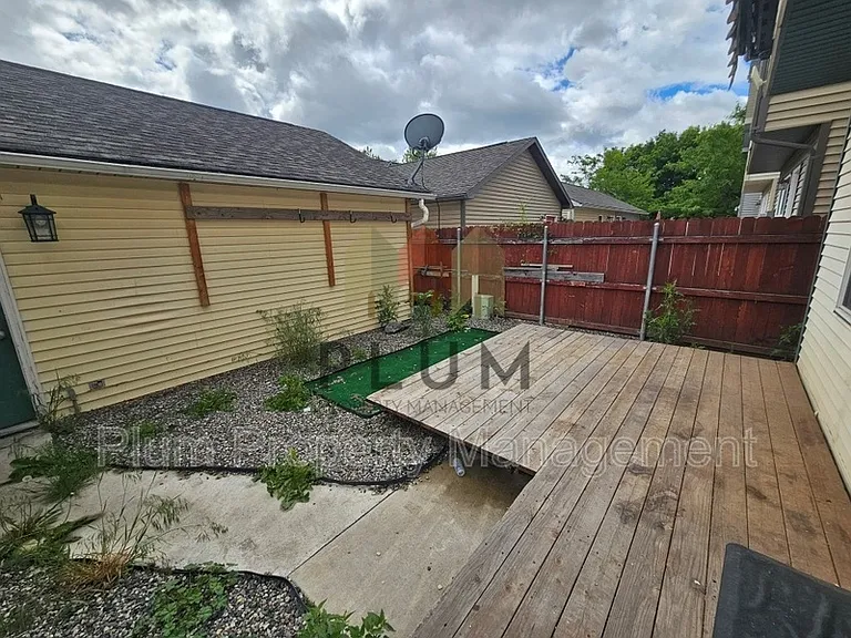 1314 Bulwer St — Photo 26