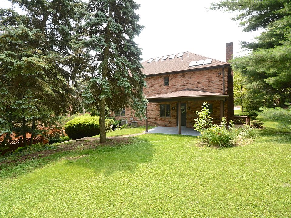 2nd image of 226 Sheryl Ln