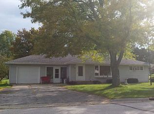 703 Armstrong Ave, Howards Grove, WI 53083