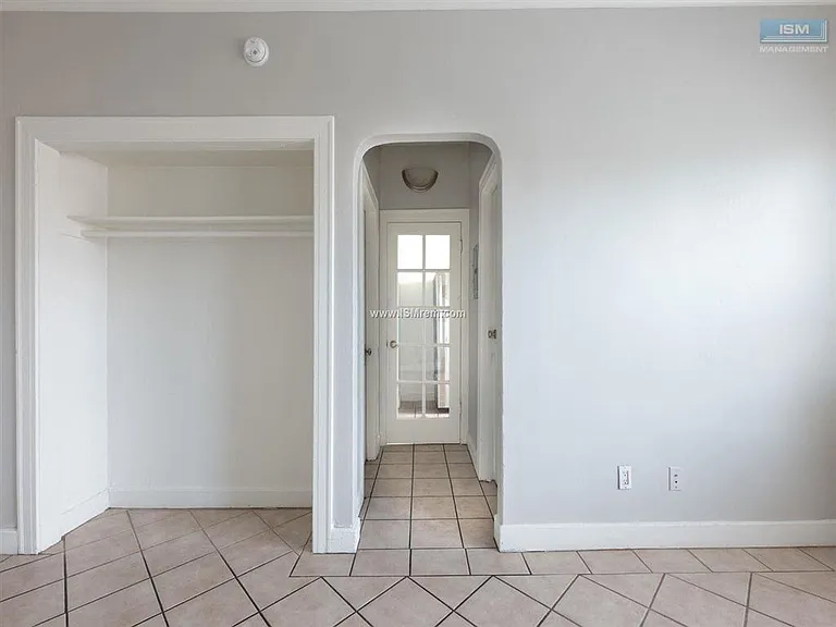 Kenmore Apartments — Photo 4