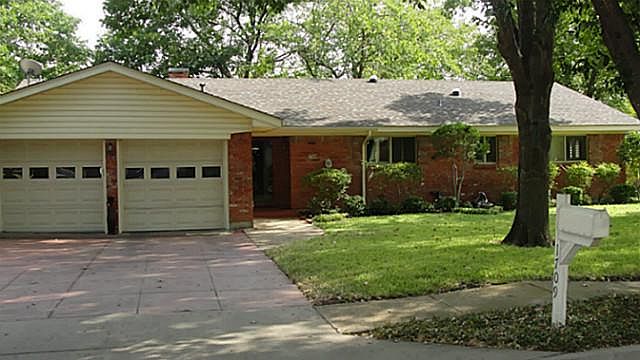 1st image of 1709 Lexington Dr