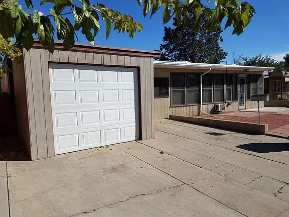 2nd image of 2524 Valencia Dr NE