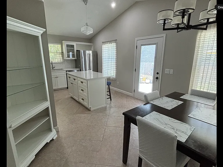 1635 Janet Ln — Photo 11