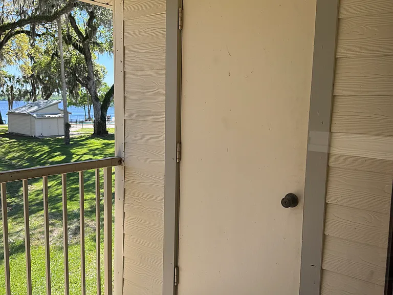220 Hiawatha Ct E #220 — Photo 20