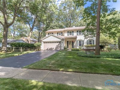 2266 Saint James Woods Blvd, Toledo, OH, 43617