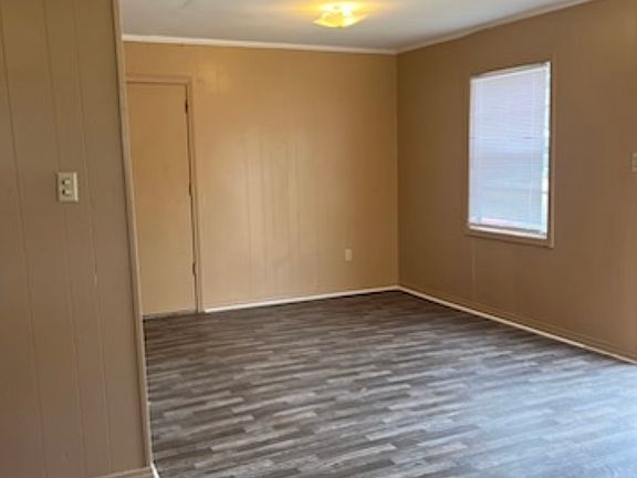 3rd image of 919 Saint Cyr Ave