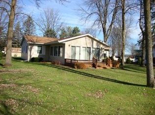 301 Twin Lake Rd, Beaverton, MI 48612